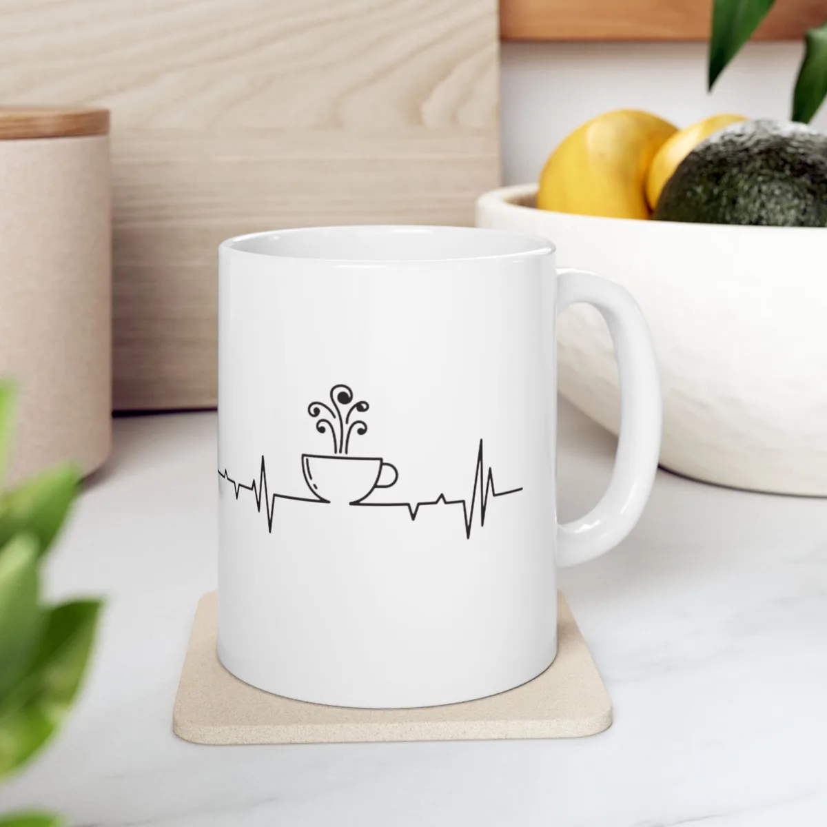 Taza Clásica Latido de Corazón con Café – Diseño Minimalista