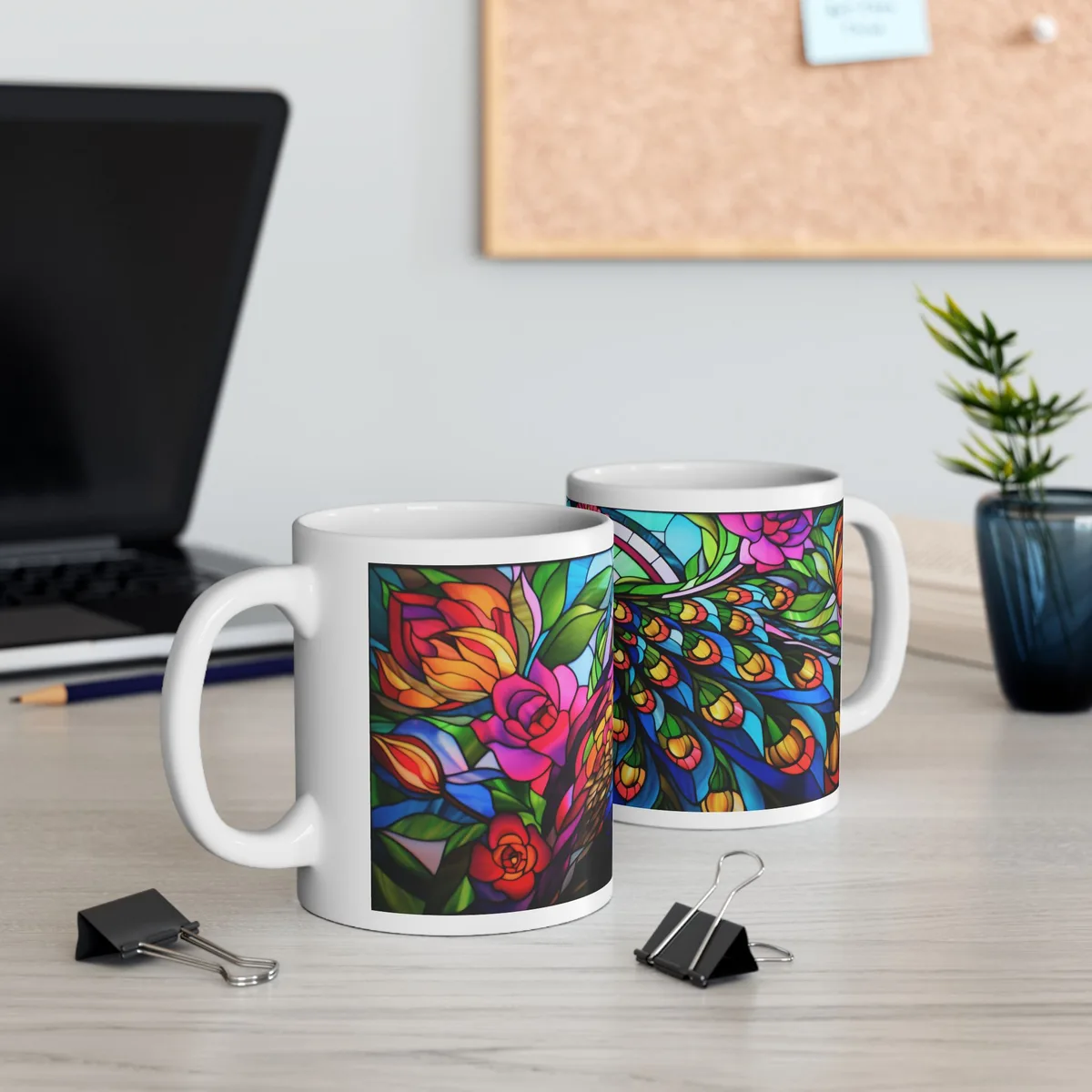 Taza Clásica Blanca – Diseño Pavo Real Artístico